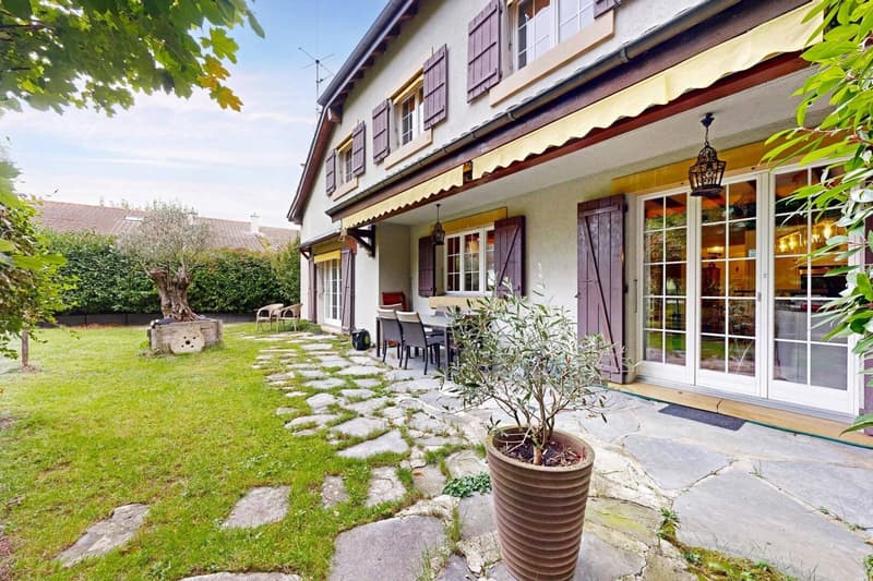 Family Home - Landecy (2)