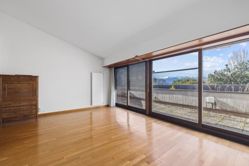 Beautiful property and superb lake view (7)