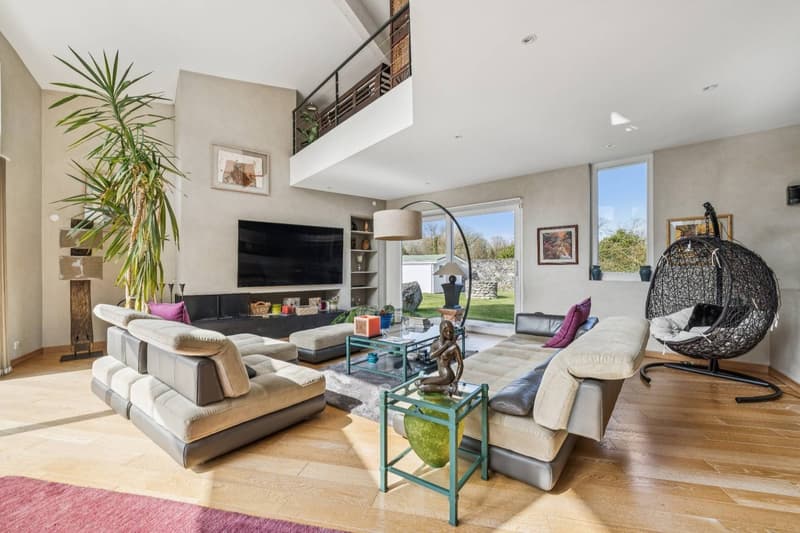 Superbe villa contemporaine de 9 pièces (1)
