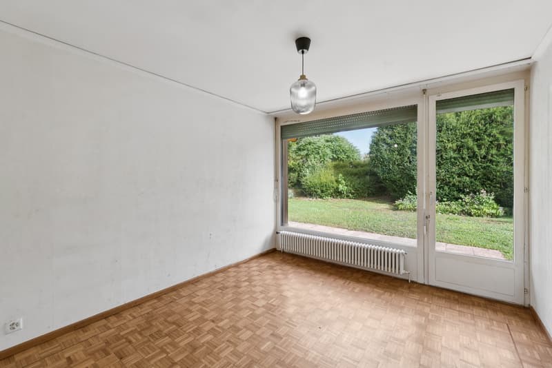 Villa de plain-pied avec jardin à rénover (10)