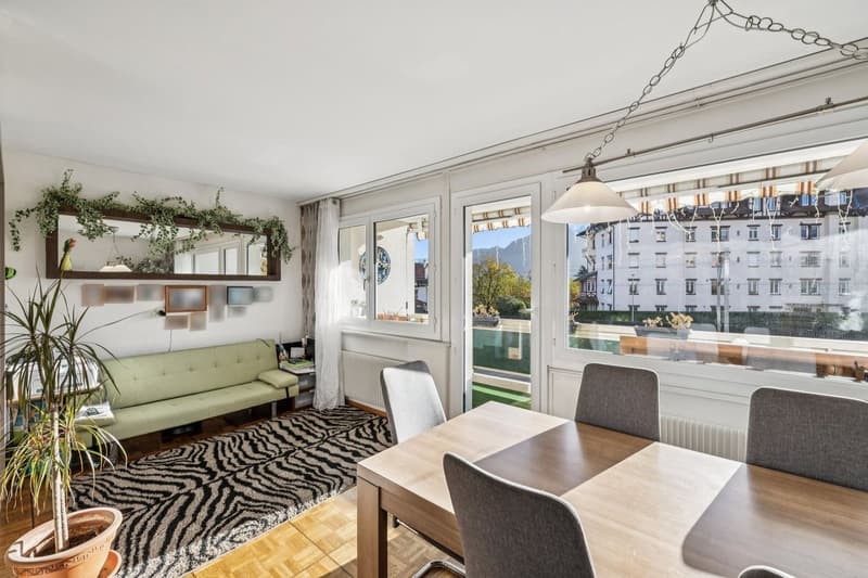 Wohnung mit 4,5 Zimmern und Balkon (3)