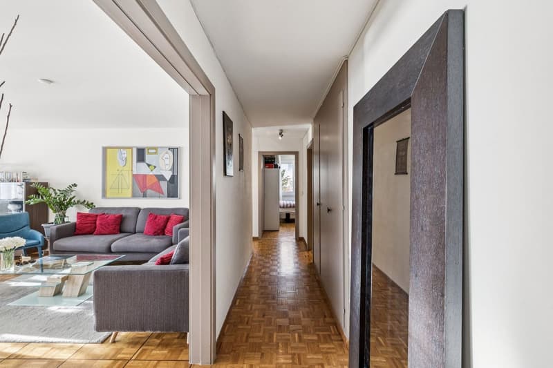 Wohnung mit 4,5 Zimmern und Balkon (5)