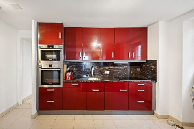 In the heart of Veytaux - Ideally located building (10)