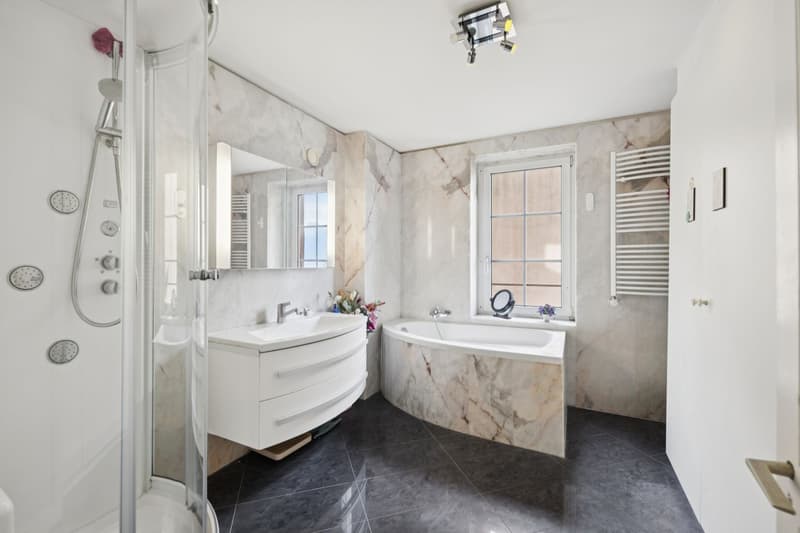 In the heart of Veytaux - Ideally located building (13)