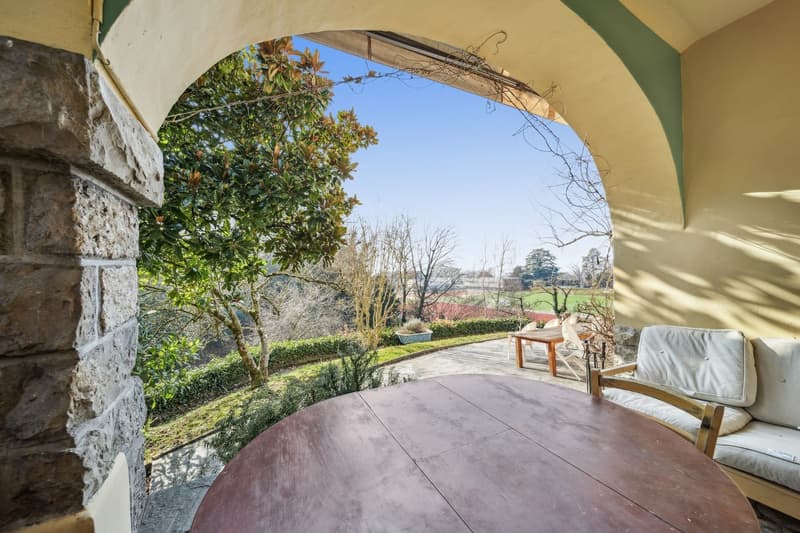 Character property nestled in the heart of the greenery (9)