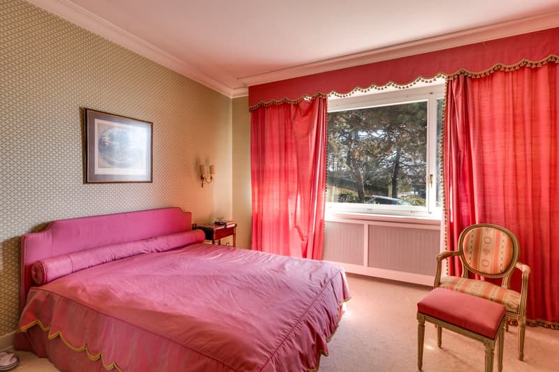 Splendid property secluded from view, panoramic view of the lake (12)