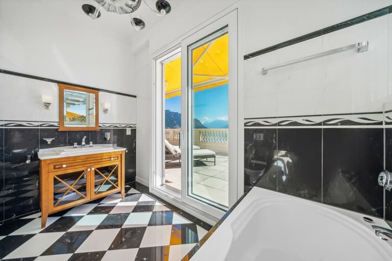 Esclusività Sotheby's! Lussuoso penthouse nel centro di Montreux (12)