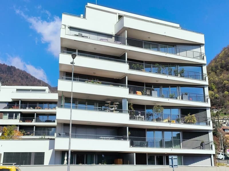 Appartamento recente con grande terrazza e balcone nel centro città (2)