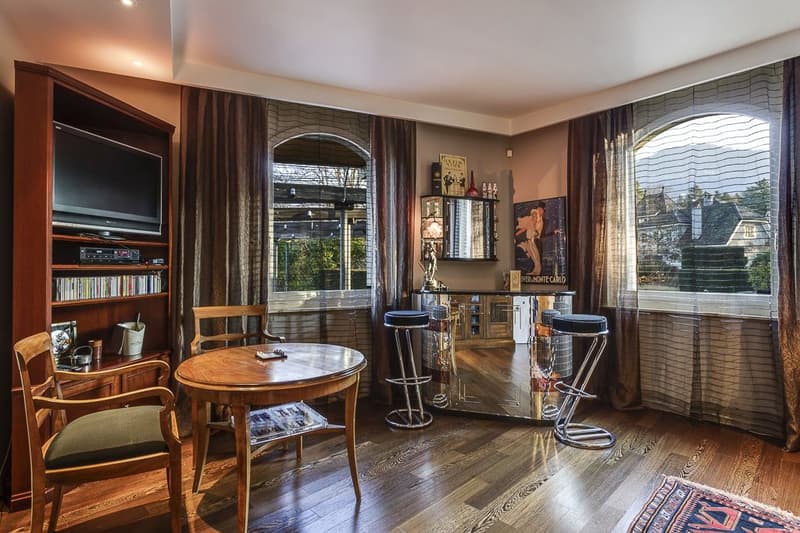 Luxurious property, breathtaking view and unique situation! (12)