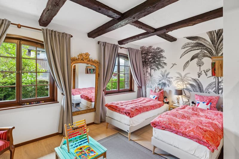 9-Room Master Property with Pool (9)