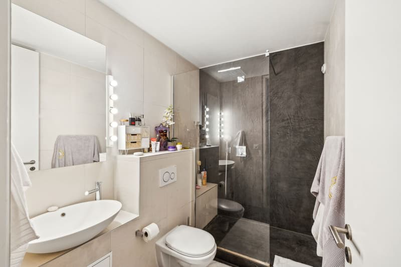 Montreux center - Elegant 4.5 rooms just a stone's throw from the lake (9)