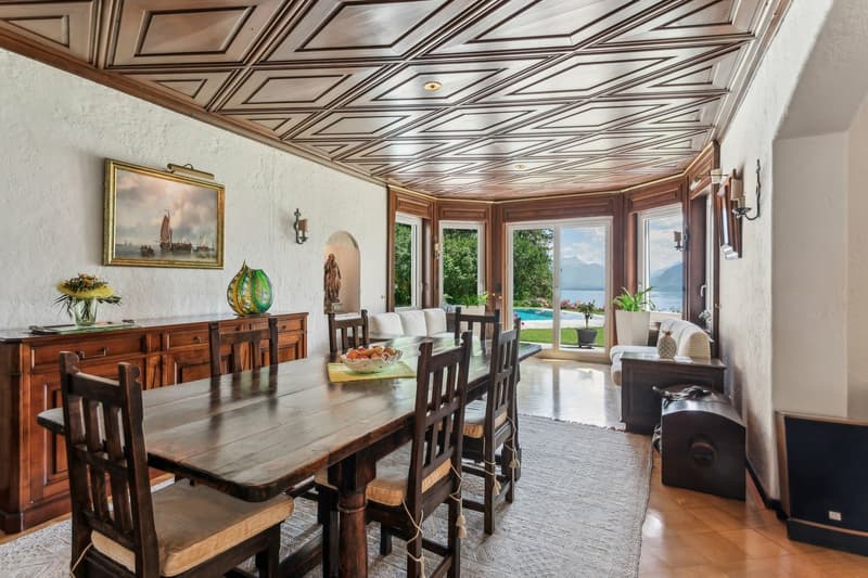 Stunning estate with spectacular views (8)