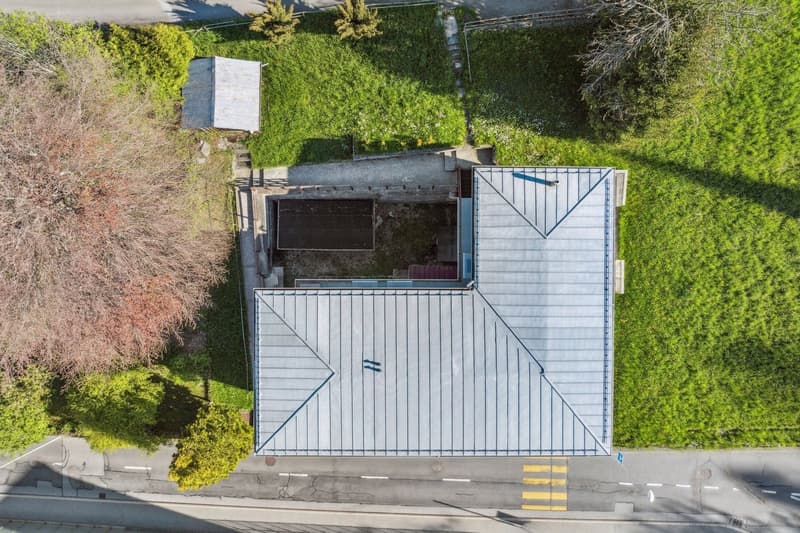 Mixed building on the heights of Montreux (12)