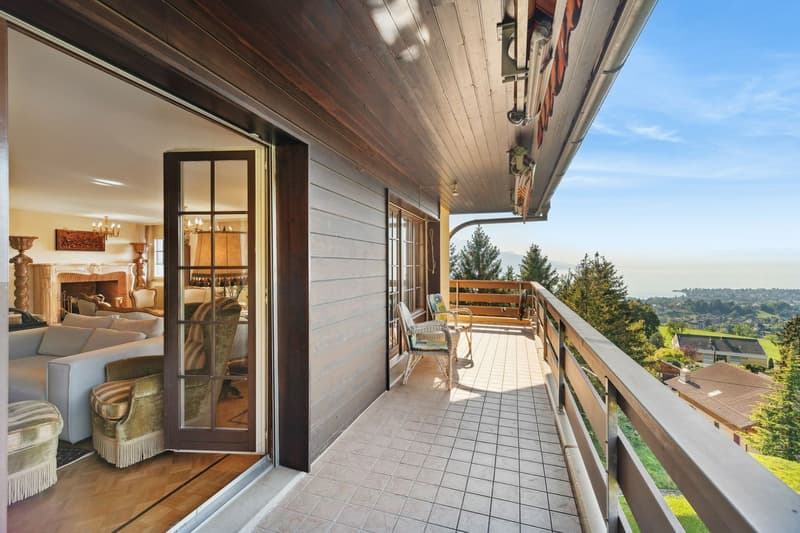 Spacious apartment close to the center and with a view of the lake (10)