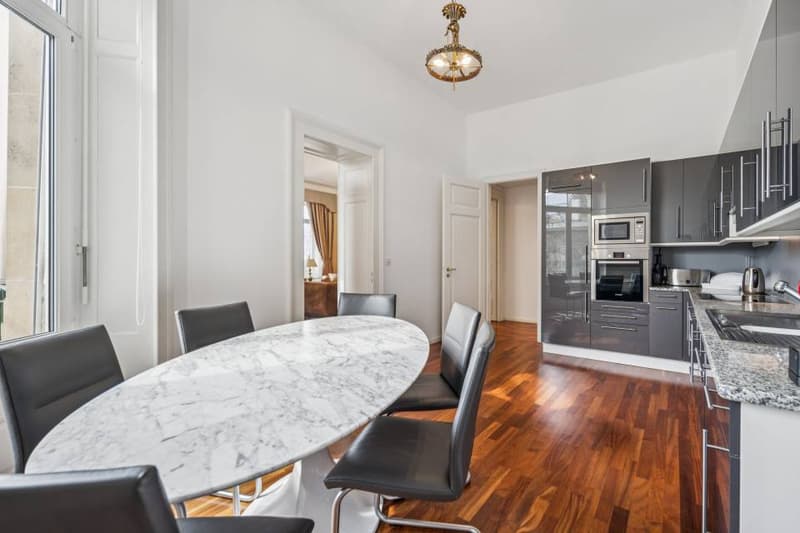 Rare à la vente, appartement dans l'immeuble Riant-Château Montreux Te (9)