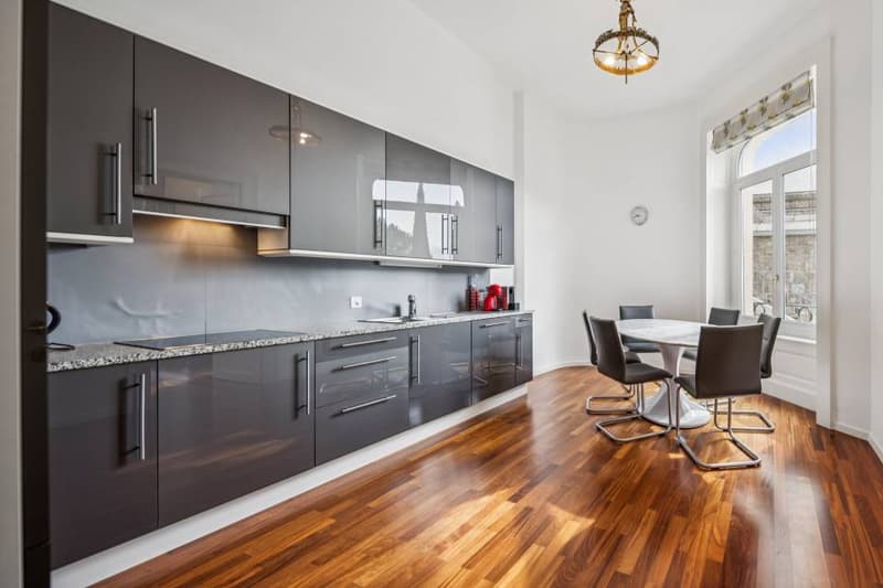 Rare à la vente, appartement dans l'immeuble Riant-Château Montreux Te (7)