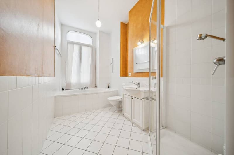 Rare à la vente, appartement dans l'immeuble Riant-Château Montreux Te (12)