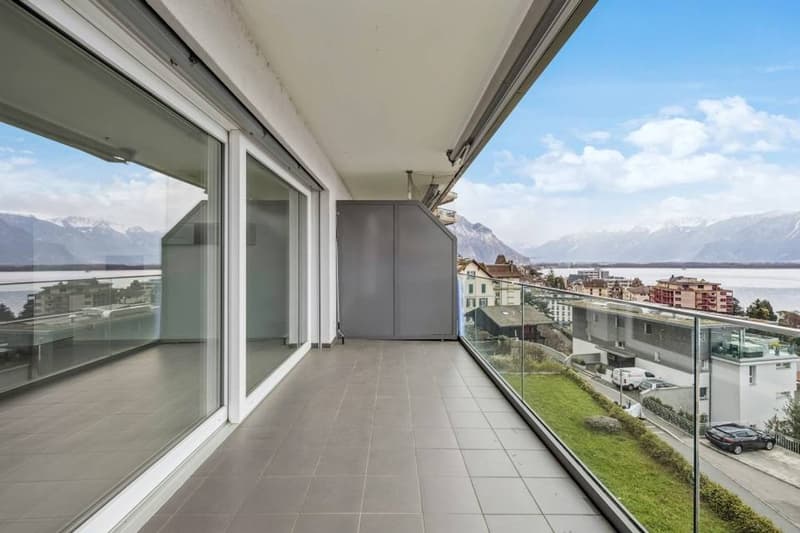 appartement de 2 chambres avec vue sur le lac et excellente position. (6)