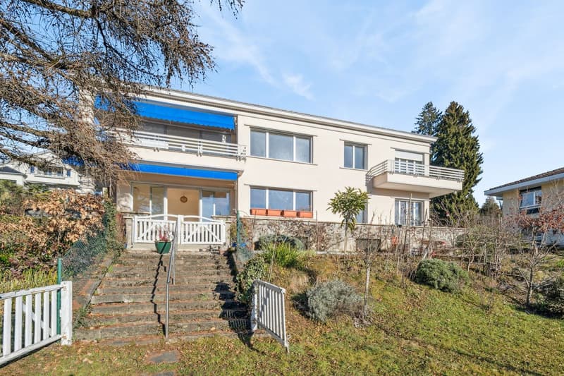 In a single-family home, 4 1/2 rooms with terrace and private garden (13)