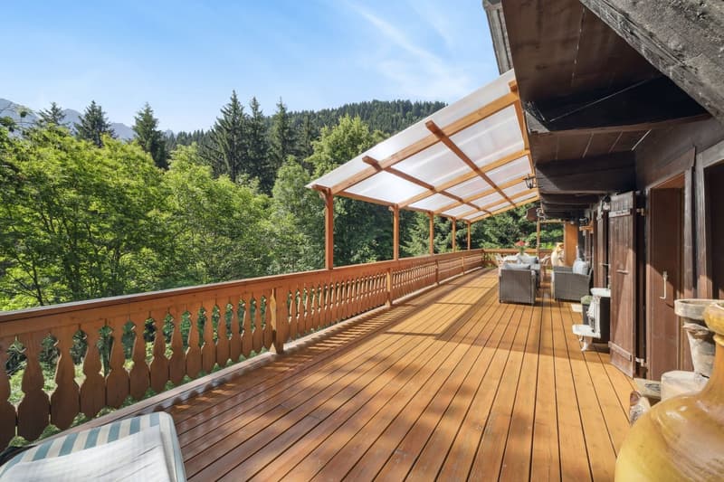 Prestigious rustic chic chalet in the heart of the Portes du Soleil (12)