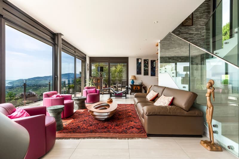 Superba villa contemporanea con vista a 180 gradi sul lago e le Alpi (6)