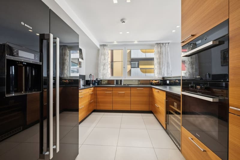 Exclusivité Sotheby's à deux pas du lac  ! (8)