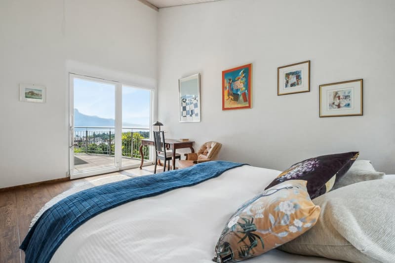 Beautiful villa with breathtaking view of the lake (7)