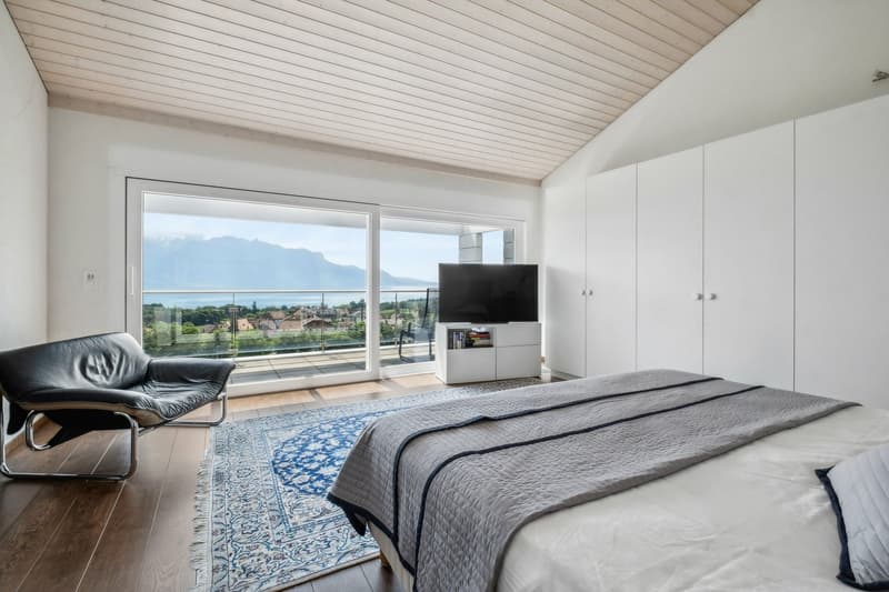 Beautiful villa with breathtaking view of the lake (5)