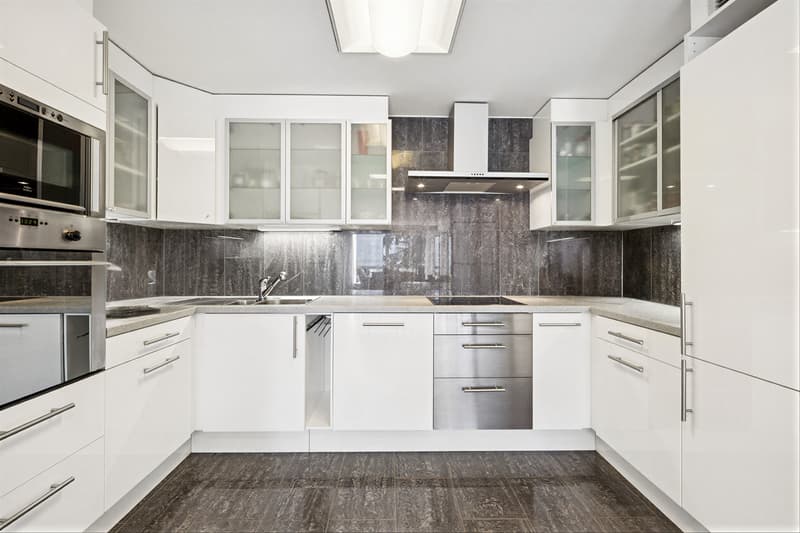 Rare for sale, apartment located on the famous Quai des Fleurs (6)