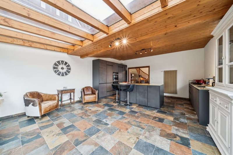 Luxueuse villa individuelle dans quartier prisé (9)