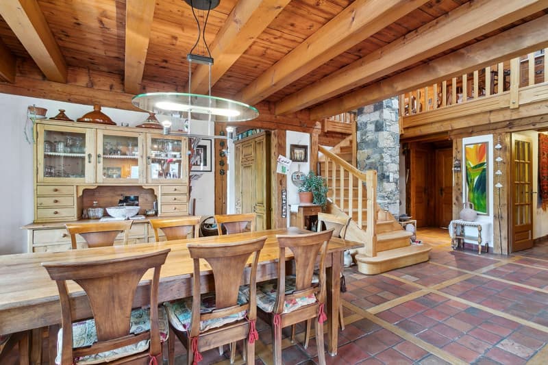 Magnificent chalet with character, beautiful sunlight, garden and mazot (7)