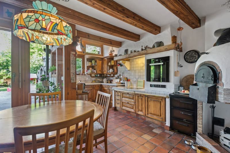 Magnificent chalet with character, beautiful sunlight, garden and mazot (8)