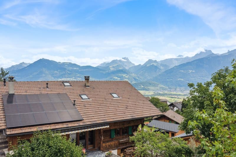 Magnifique chalet avec cachet, bel ensoleillement, jardin et mazot (2)