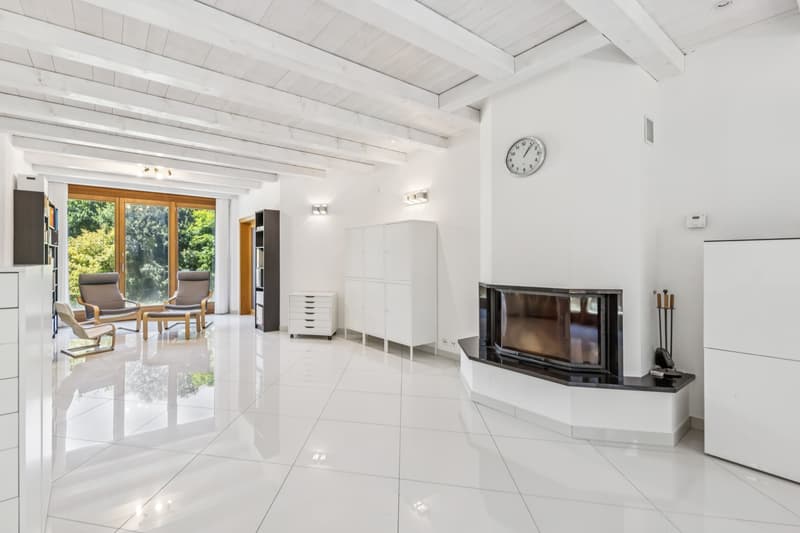 Dreamy old farmhouse with timeless charm (5)