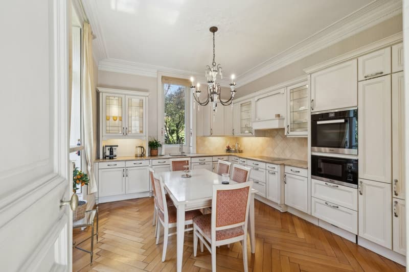 Prestigious property just a few steps from the lake shore, green park (10)