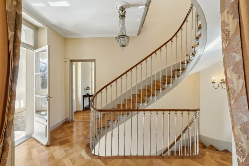 Prestigious property just a few steps from the lake shore, green park (1)