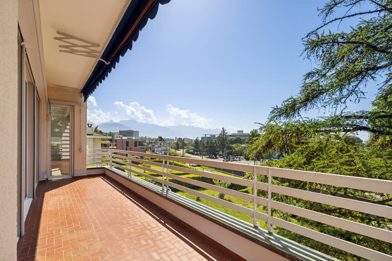 Dream come true! Beautifully renovated with two balconies and a garden (12)