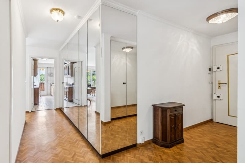 Ideal situation for this charming 3.5-room apartment with lake view (7)