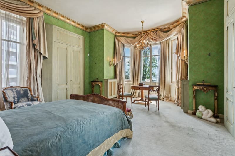 Exclusive "Pieds dans l'eau" property in the heart of Montreux (13)