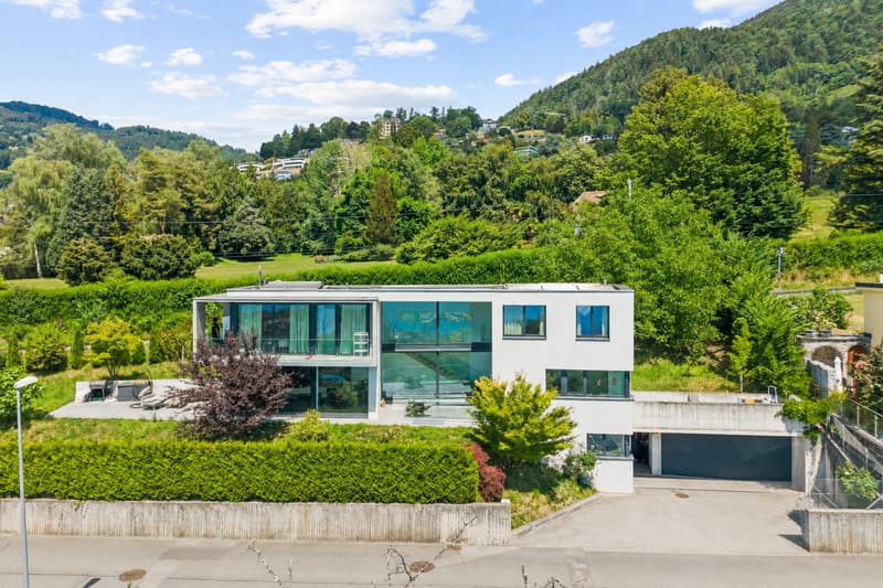 Vue panoramique pour cette villa contemporaine (1)