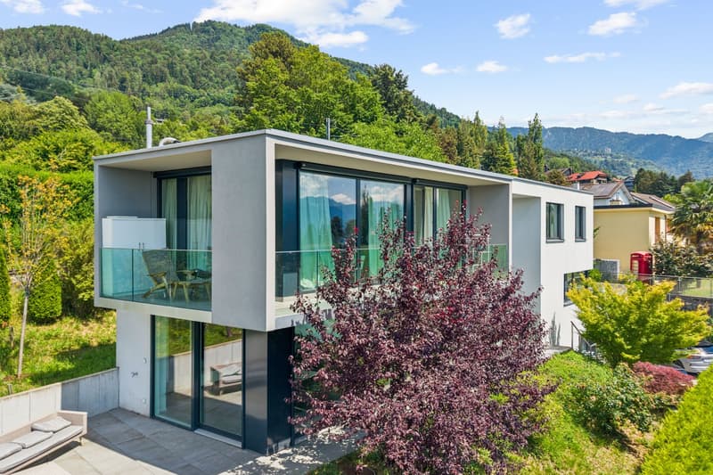 Panoramic view for this contemporary villa (2)