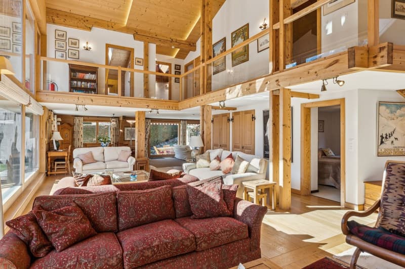 EXKLUSIVITÄT - UNTYPISCHES CHALET - ZENTRUM DES DORFES auf 2000 m2 Grundstück (10)