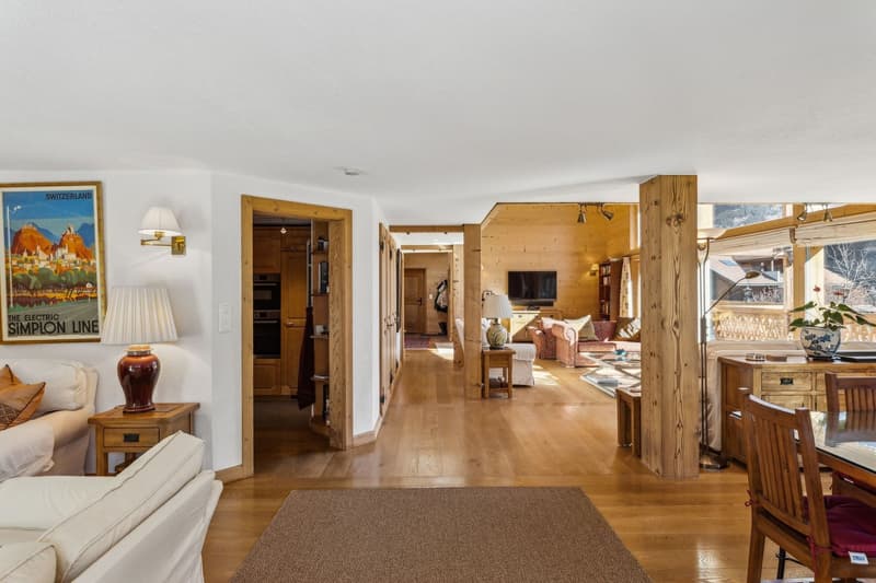 EXKLUSIVITÄT - UNTYPISCHES CHALET - ZENTRUM DES DORFES auf 2000 m2 Grundstück (12)