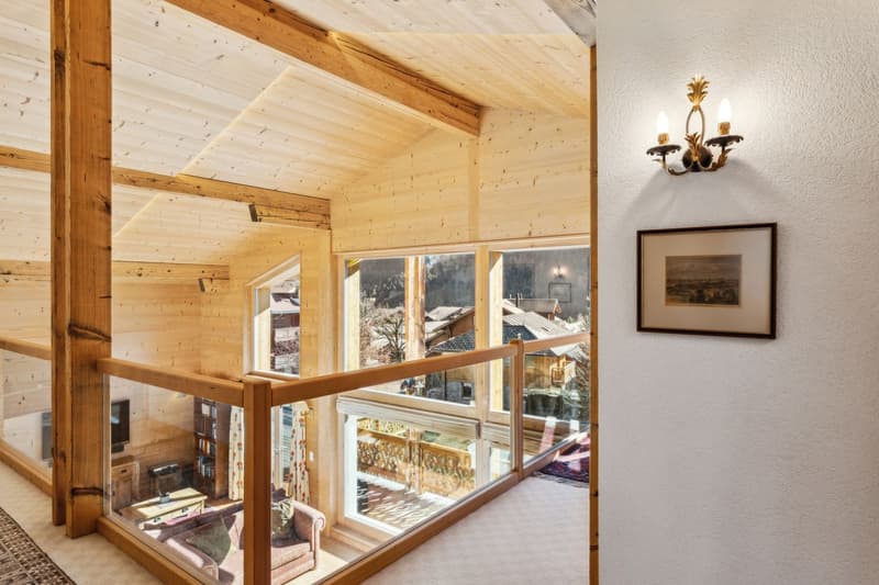EXKLUSIVITÄT - UNTYPISCHES CHALET - ZENTRUM DES DORFES auf 2000 m2 Grundstück (6)