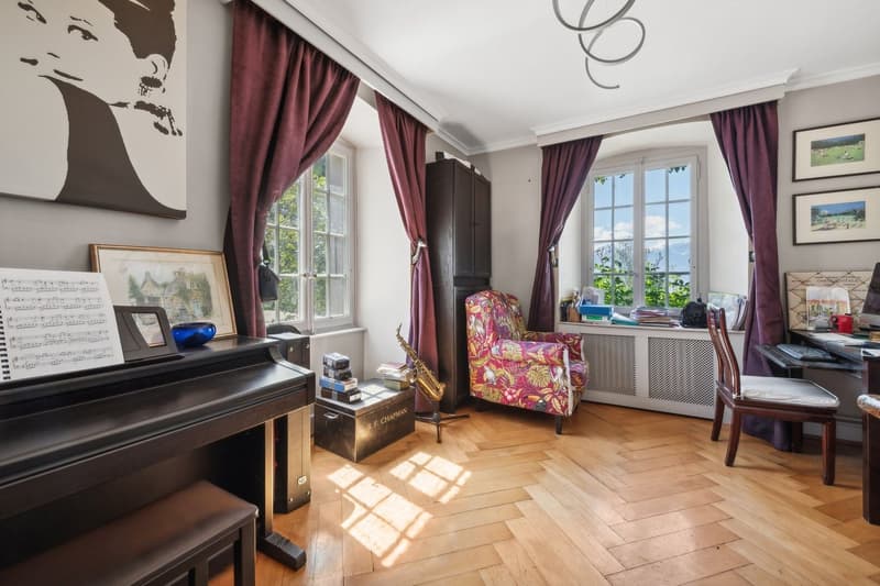 Imponente edificio nel cuore di St-Légier : Le Village Illustré (6)