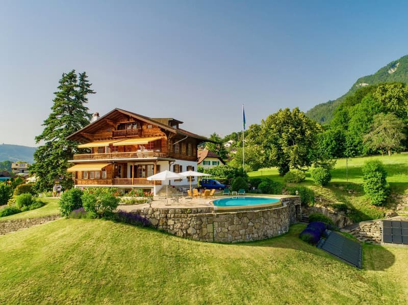2 Luxusimmobilien, darunter eine luxuriöse Hütte mit Panoramablick (1)