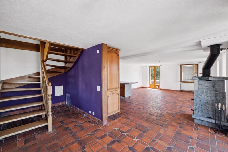 Maison de 3 appartements, aux généreux volumes et vue imprenable sur l (8)