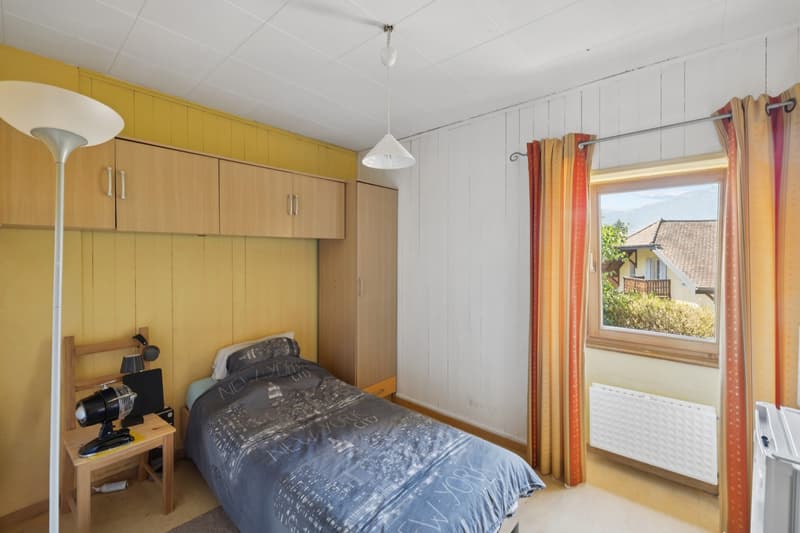 Maison de 3 appartements, aux généreux volumes et vue imprenable sur l (11)