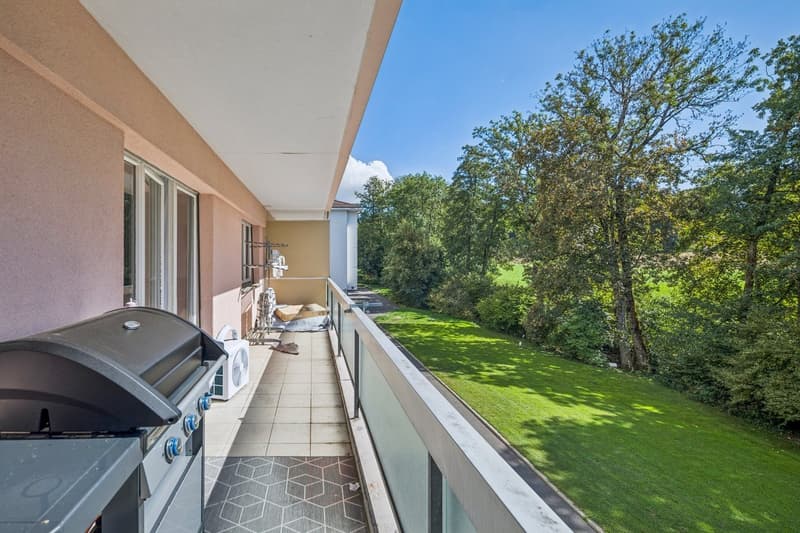 Situation idéale pour ce spacieux appartement (3)