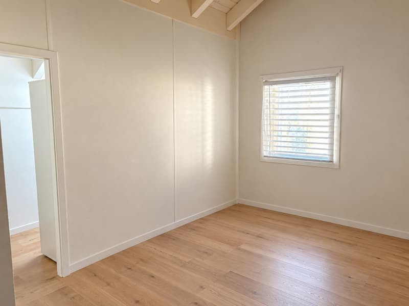 Dernier étage, espace & lumière pour ce 4 1/2 pièces ! (6)